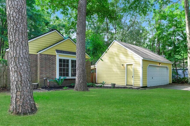 Building Photo - 15 Tulip Hill Ct