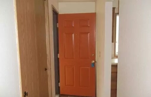 Building Photo - 852 SW Maple Tree Dr