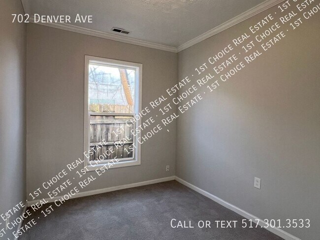 Building Photo - 3-BDR 1-BTH House with New Kitchen & New C...