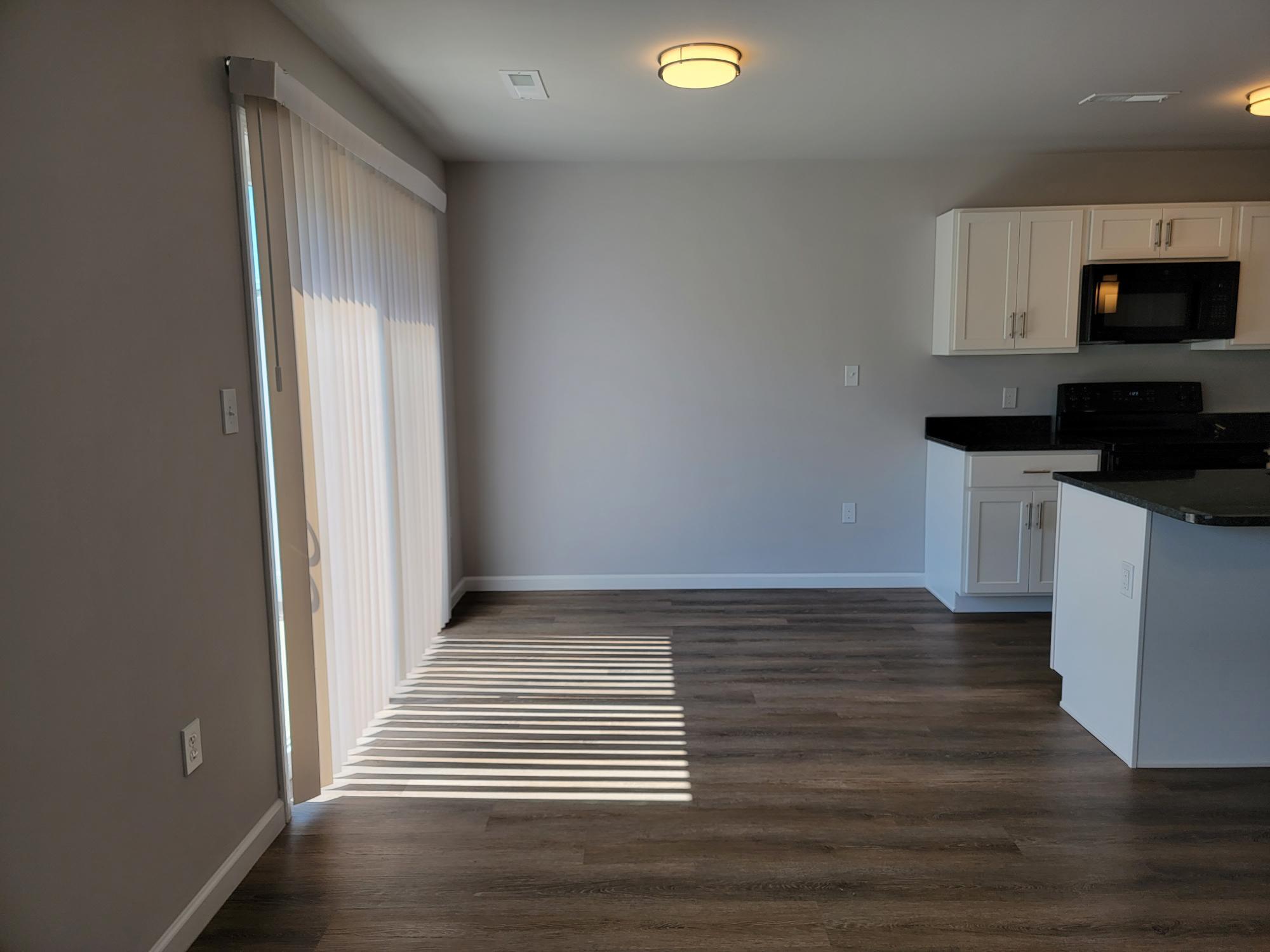 Building Photo - 3 Cobblestone Ct