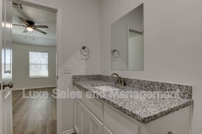 Building Photo - 11607 Mackenzie Wy