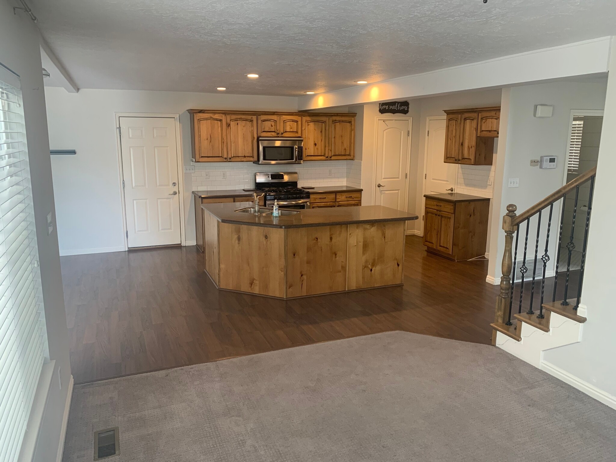 Building Photo - 807 E 10 S