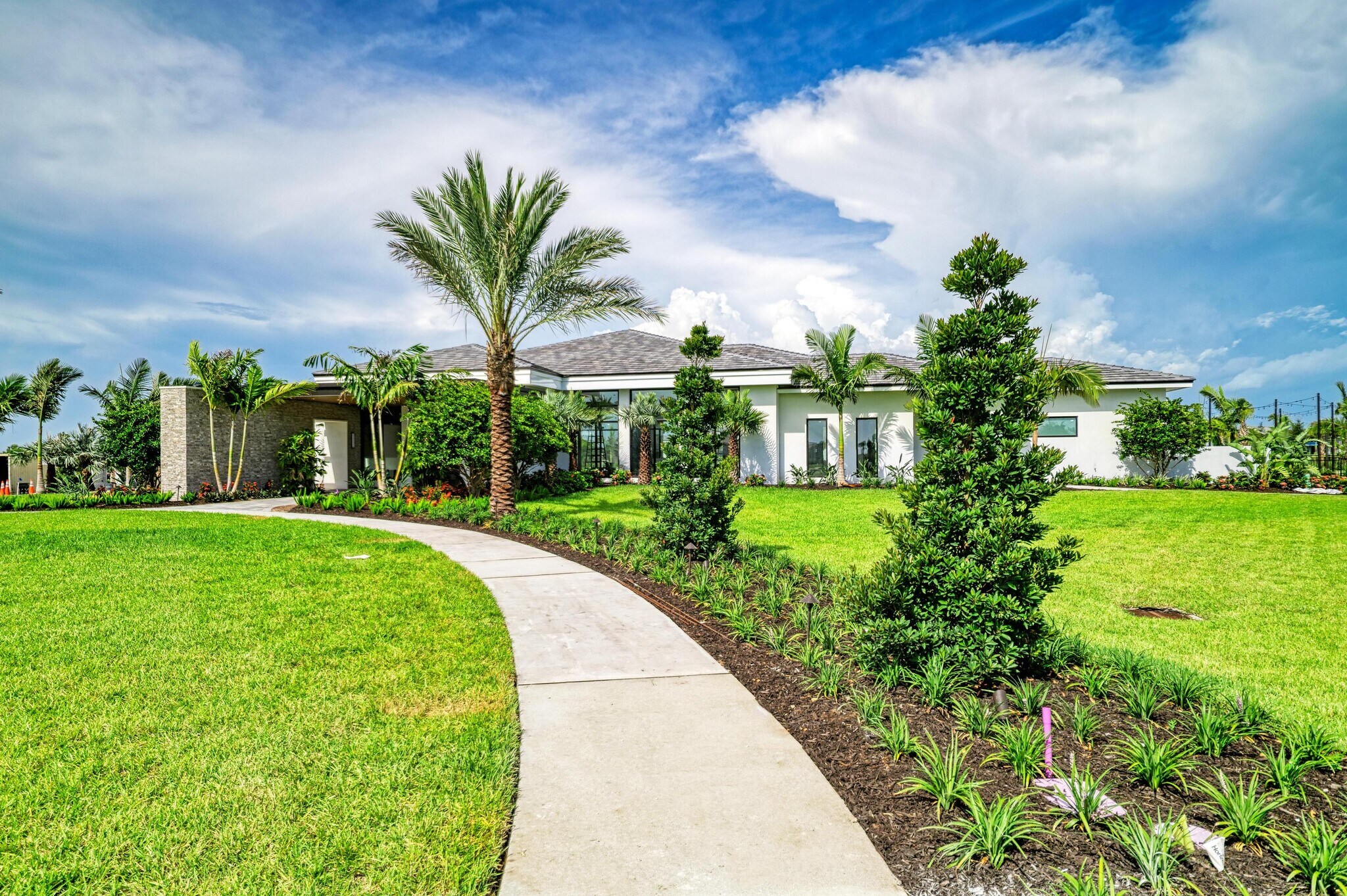 Building Photo - 2206 Washington Palm Ct