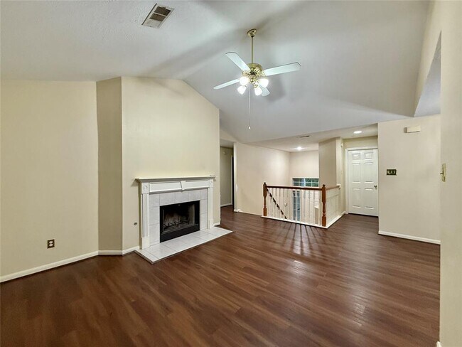 Building Photo - 105 S Spiral Vine Cir