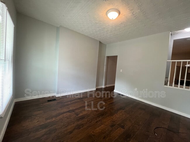 Building Photo - 114 Dana Ave