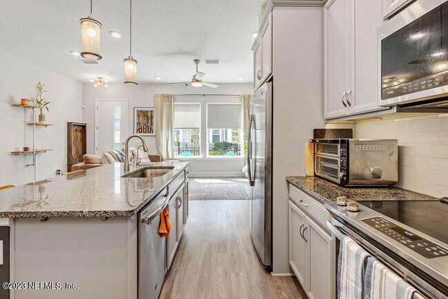 Building Photo - 11475 Surfline Ct