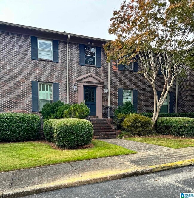 Building Photo - 3712 Country Club Dr S