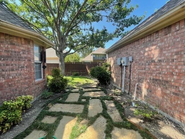 Building Photo - 3710 White River Dr