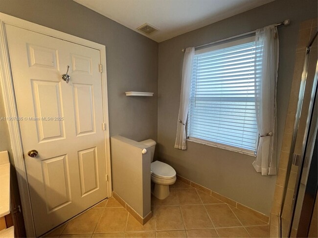 Building Photo - 4790 SW 165th Ave