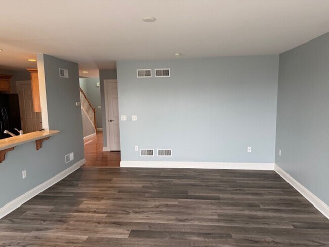 Building Photo - $2,000 townhome for rent Swatara township 3 bed 2.5 baths