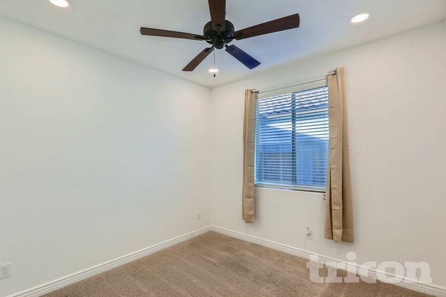 Building Photo - 24896 N 144th Ln