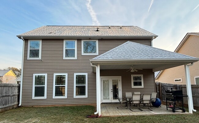 Building Photo - 232 Streams Way