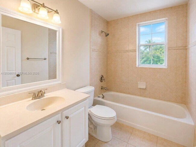 Building Photo - 641 E Mowry Ct