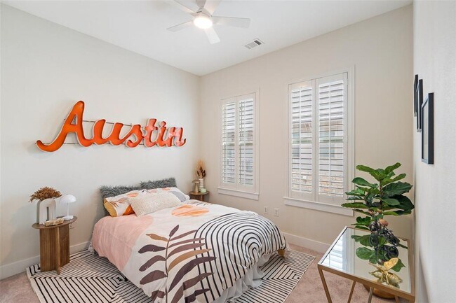 Building Photo - 2520 Bluebonnet Ln