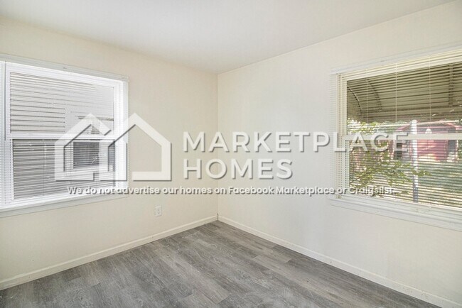 Building Photo - 17097 Lincoln Ave