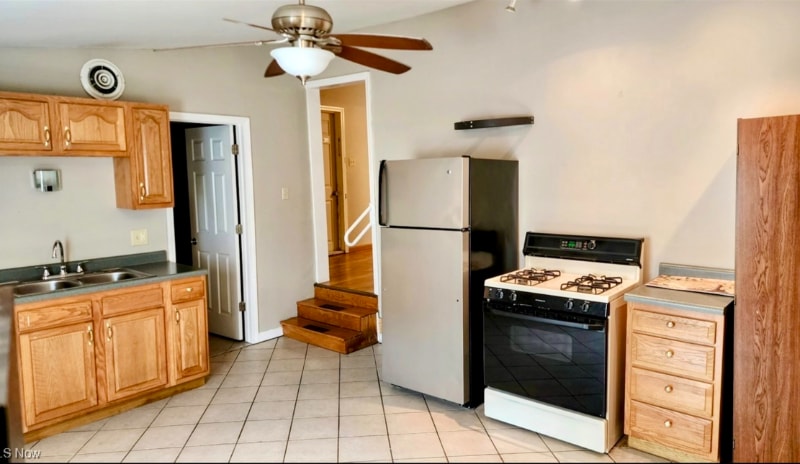 Building Photo - 2002 Brownlee Ave