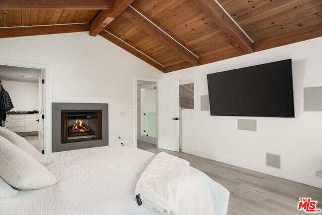 Building Photo - 1044 Waterbury Ln