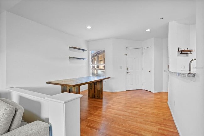 Building Photo - 494 N Pin Oak Pl