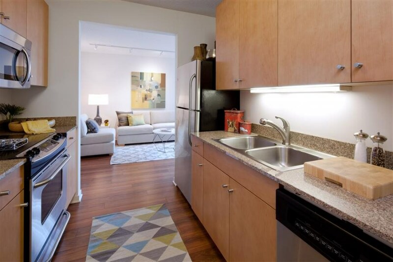 Building Photo - 542 N Kingsbury St