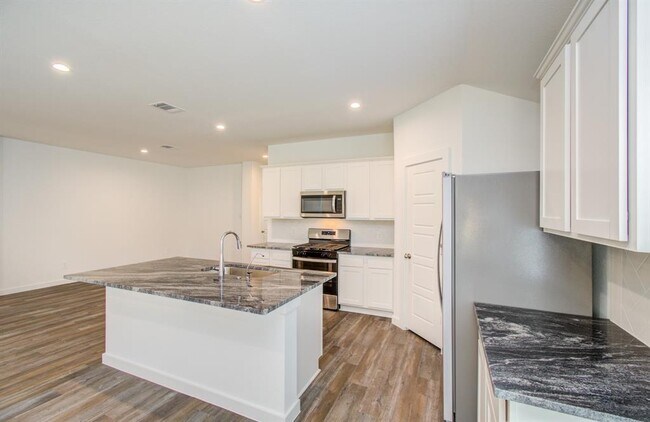 Building Photo - 8707 Shumard Oak Dr