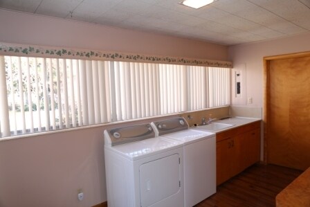 Building Photo - 565 S 200 E