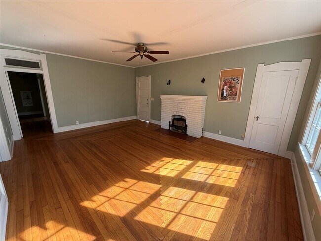 Building Photo - 1910 Myrtle Ave