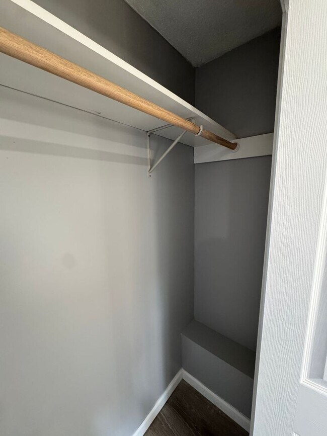 Building Photo - 1036 Chicopee St