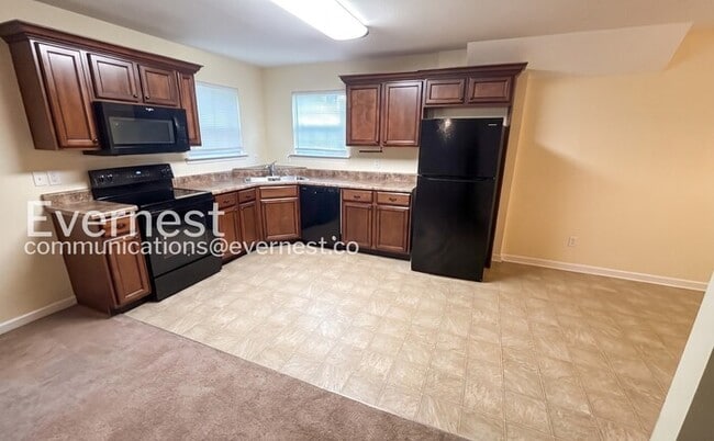 Building Photo - Charming Home with Spacious Garage & Modern Amenities / 3 beds 2 baths / Garage attached / Availa...