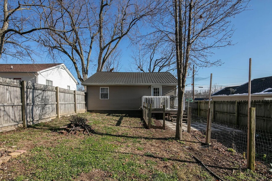 Building Photo - 317 Douglas Ct