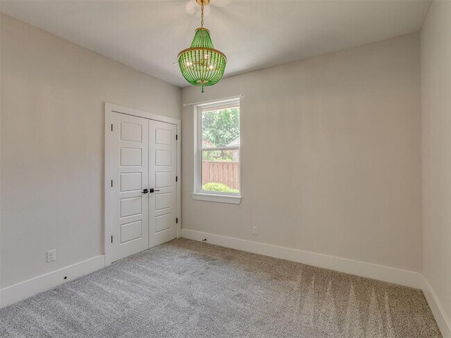 Building Photo - 4300 High Range Ln