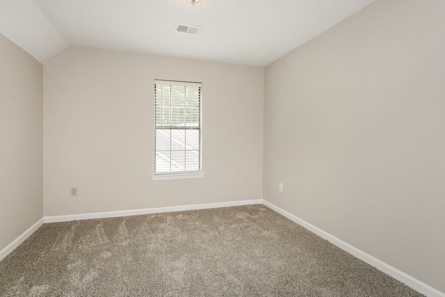 Building Photo - 6863 Delta Newberry Cove