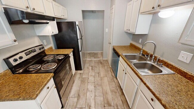 Building Photo - Welcome to your next home!