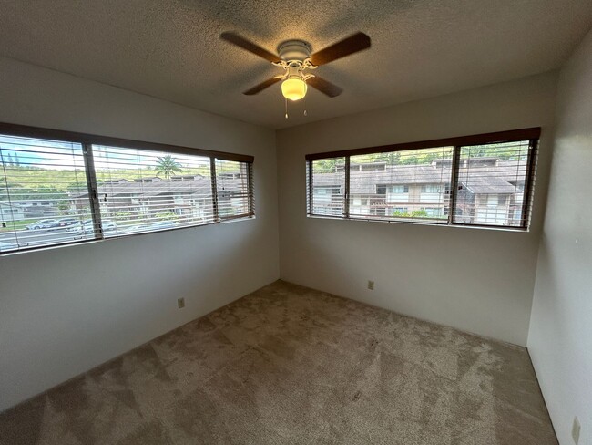 Building Photo - Spacious 2-bedroom unit now available at N...