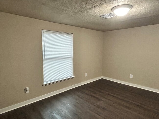 Building Photo - 3929 Lynnfield St