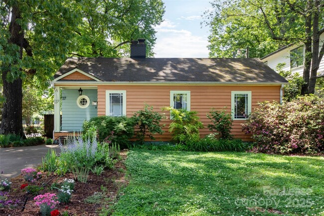 Primary Photo - 3440 Oakwood Ave
