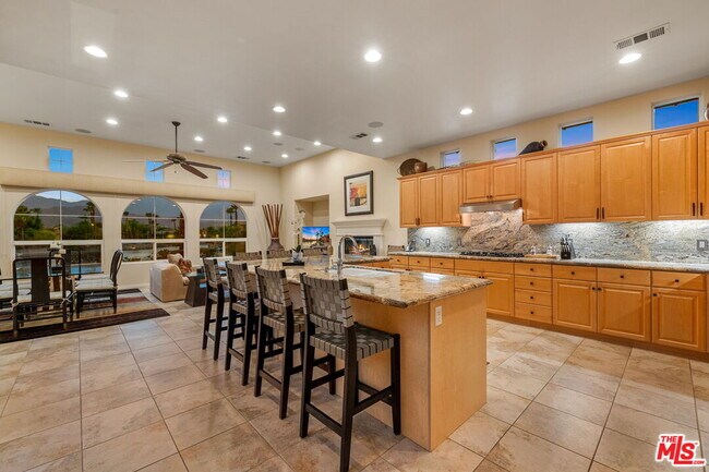 Building Photo - 11 Via Santa Ramona
