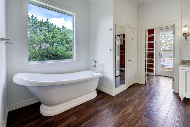Building Photo - 3105 Lacevine Ln