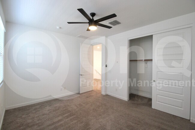 Building Photo - 1158 E Sabino Dr