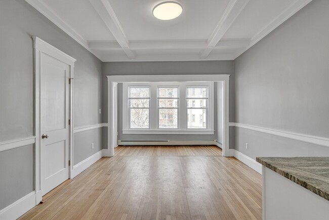 Building Photo - 142 Sutherland Rd