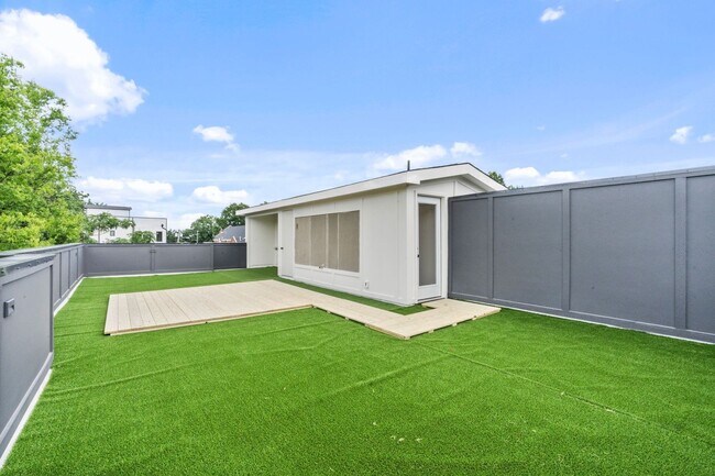 Building Photo - 129 French St