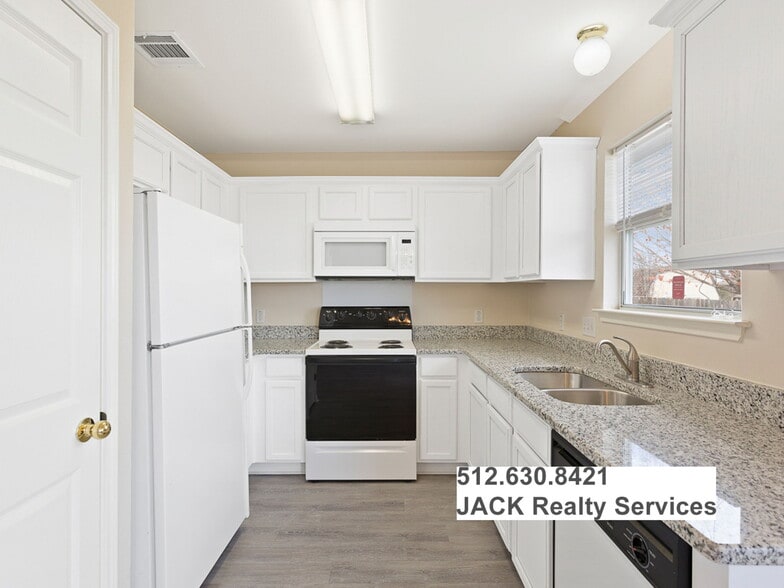 Building Photo - 115 Bell Meadows Dr