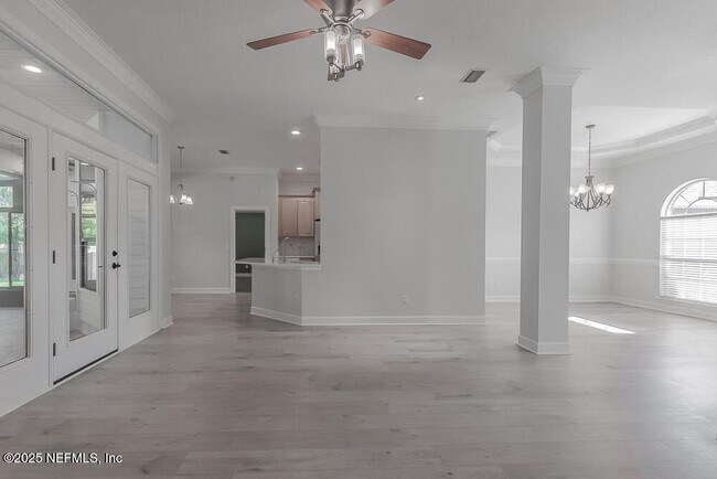 Building Photo - 1737 Heatherwood Dr