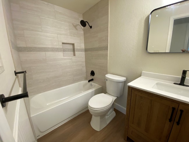 Building Photo - 4505 Dos Rios Ct