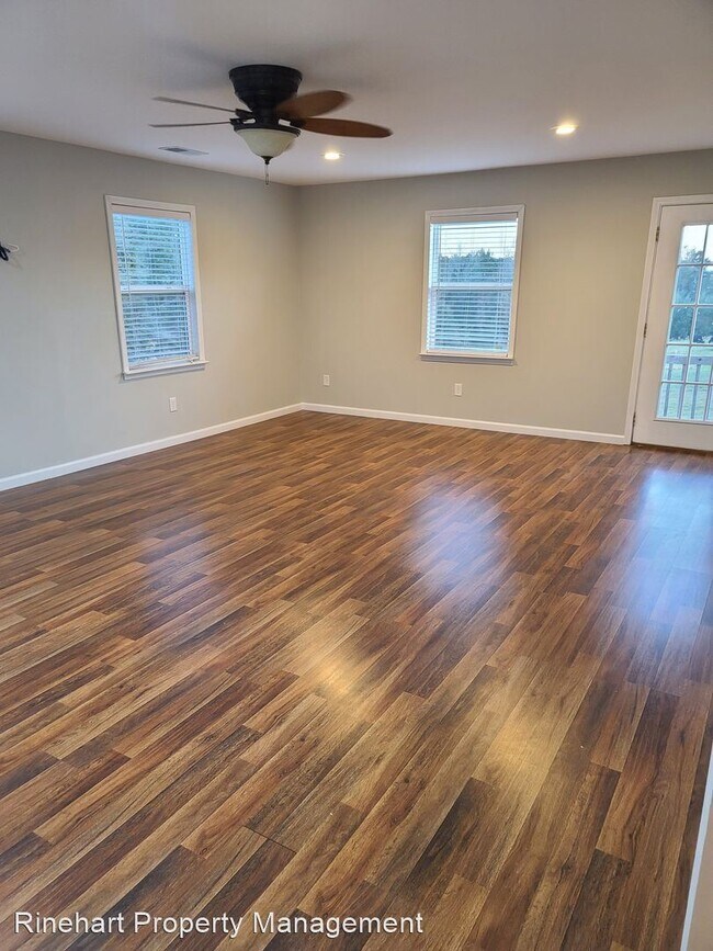 Building Photo - 3 br, 1.5 bath House - 14143 Highway 55 West