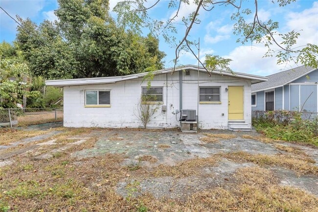 Building Photo - 2423 Auburn St S