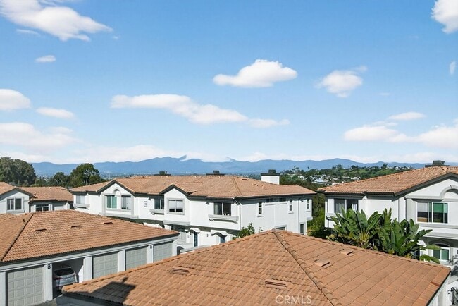 Building Photo - 30902 Club House Dr