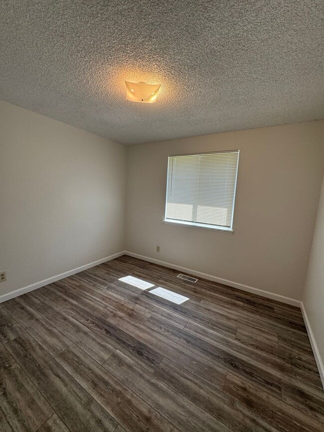 Building Photo - 331 Donald Terrace