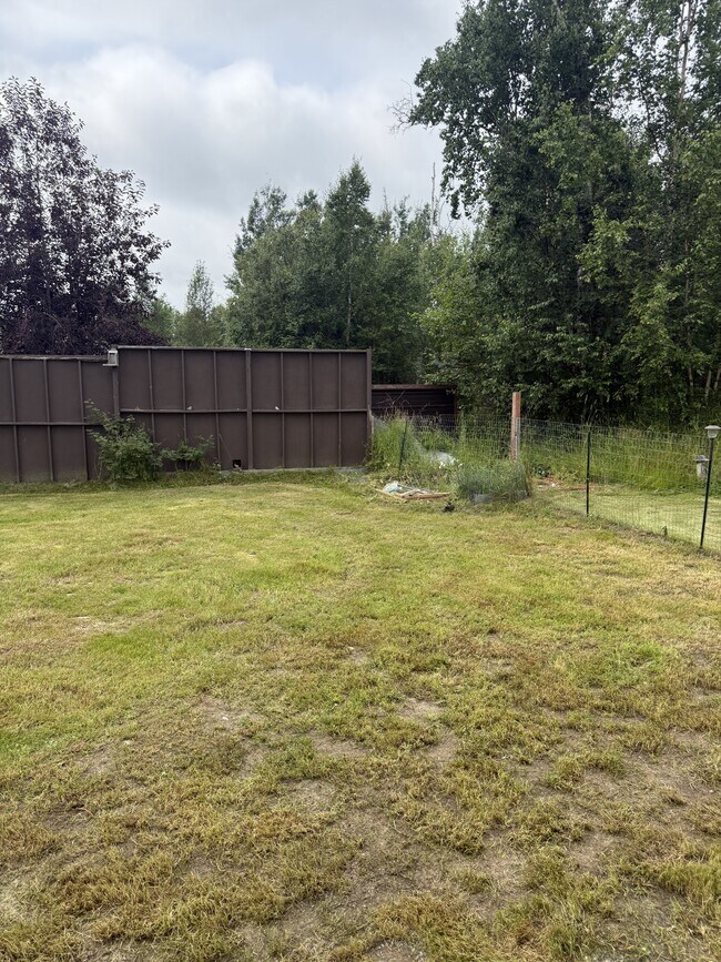 Building Photo - 2150 Bay View Dr