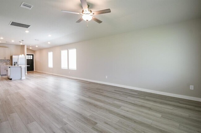 Building Photo - 18743 Etta Pnes Cir