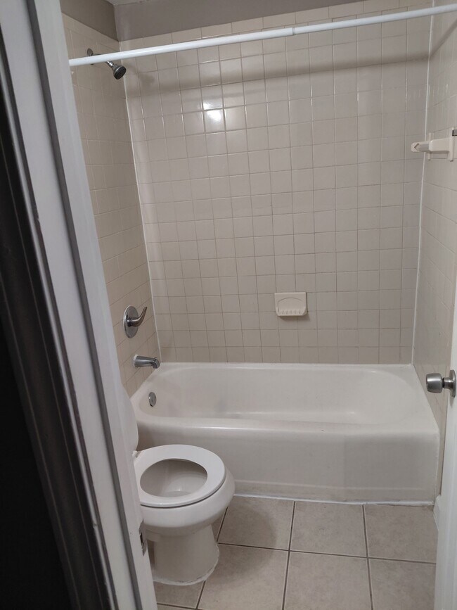 Building Photo - 548 Thurmond St NW